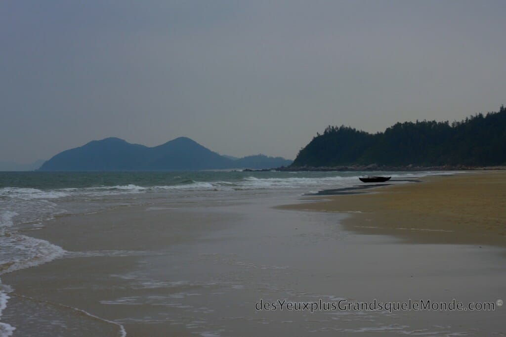 Vue d'une plage de Quan Lan