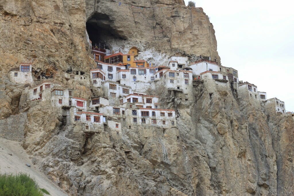 Monastères bouddhistes au Zanskar en Himalaya - Monastere perché de Phuktal