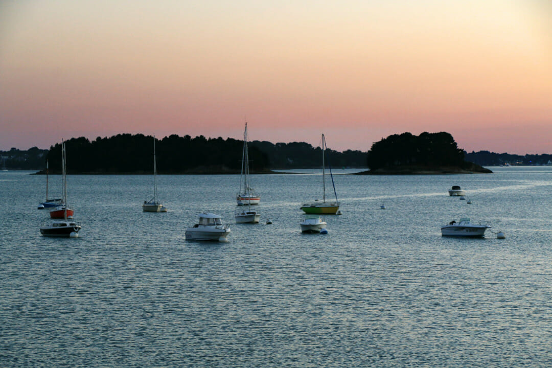 Golf du Morbihan à Arradon - Bateaux au coucher du soleil