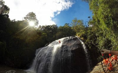 Dalat - Rappel de la cascade de 20 mètres en Canyoning