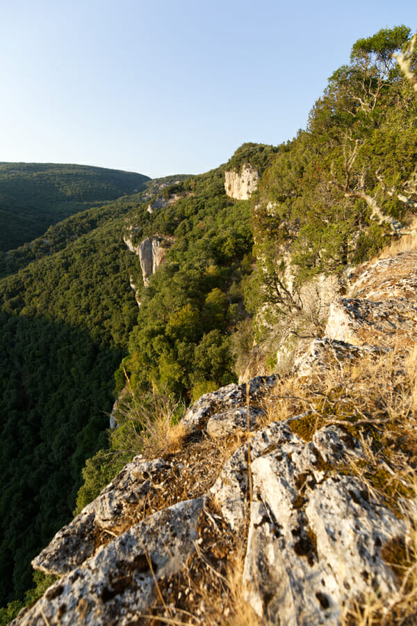 Que faire en Ardèche ? Falaises - Bivouac de Gaud